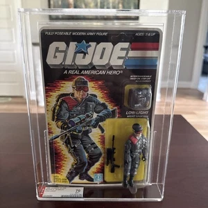 Figura Hasbro GI Joe 1985 con poca luz sin usar, en caja, sin perforar graduada AFA 70 - Imagen 1 de 2