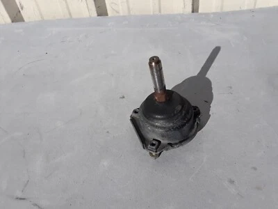 Mercedes Benz W123 240D 1981 brazo de control inferior delantero varilla guía montaje junta OEM Foto 1 de 4