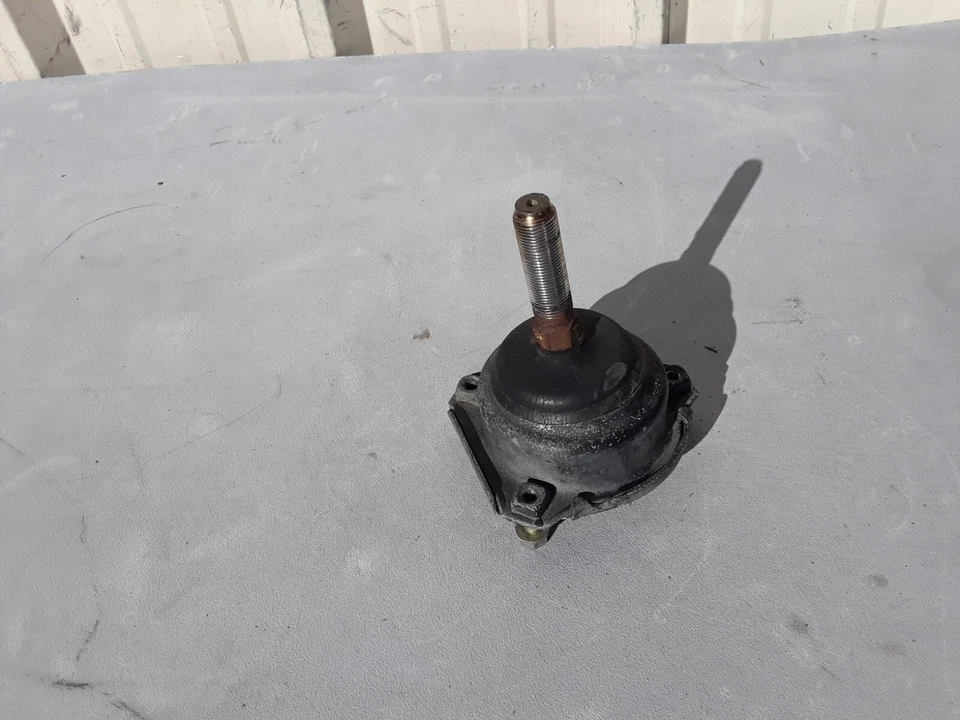 1981 Mercedes Benz W123 240D Front Lower Control Arm Guide Rod Mount Joint OEM - Image 1 of 4