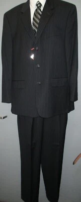 Traje Alfani Talla 44R Azul Marino con Rayas Blancas 100% Lana de Alfani para Macys Foto 1 de 4