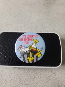 It's Lonely..... Vintage Badge - Picture 1 of 3