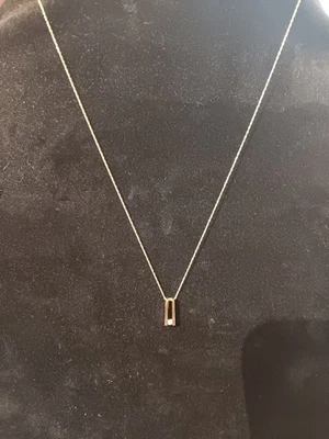 Collar 10k y colgante de diamantes Foto 1 de 4