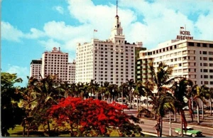 VTG Biscayne Blvd Downtown Miami Florida FL Bayfront Park Postcard - Picture 1 of 2