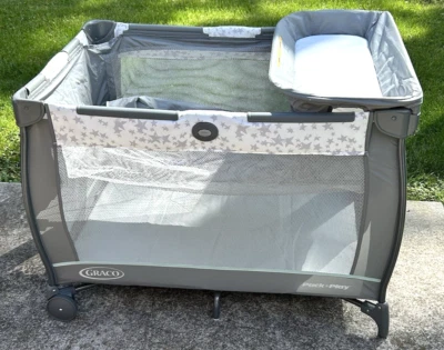 Graco Pack 'n Play Playard Portable Crib Bassinet Change Table Travel Baby Bed - Image 1 of 4