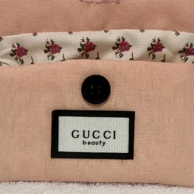 GUCCI Belleza Novedad Rosa Peine Y Bolsa Set de Regalo Nuevo en Caja Sellado! Foto 1 de 3