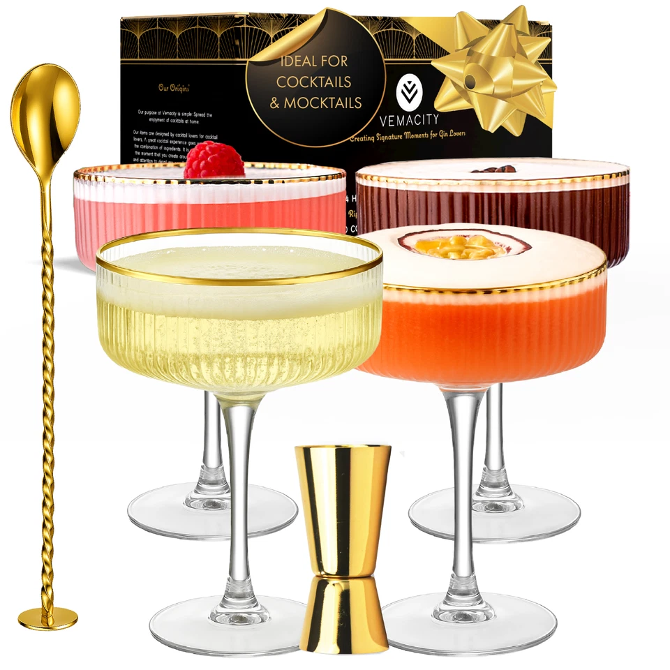 Juego de vasos cupé acanalados con borde dorado: vasos Martini vintage con jigger y cuchara Foto 1 de 4