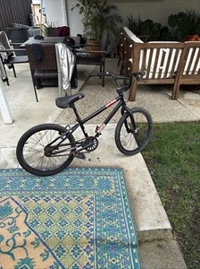 FREE AGENT TEAM LIMO RACING BMX 20IN - Picture 1 of 2