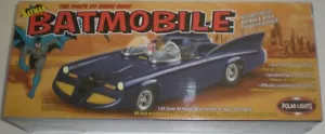 Polar Lights 60er Jahre DC Comics Batmobile Plastik Modellauto 1:25 #6901 - Bild 1 von 1