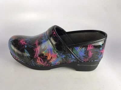 Dansko Womens XP 2.0 Clogs Swirl Print 3912900202 Sz 38 7.5/ 8 US Slip Resistant - Image 1 of 4