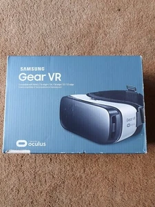 Samsung Gear VR Virtual Reality Headset powered by Oculus - Picture 1 of 3