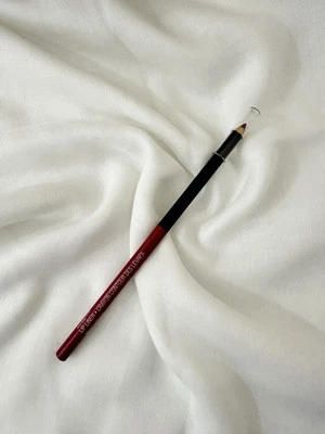 Wet N Wild Lip Liner Berry red - New and sealed  - Image 1 of 4