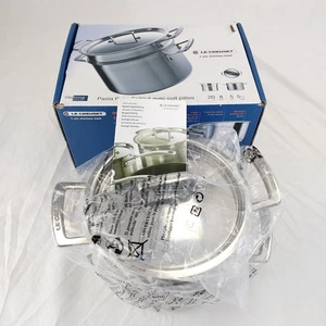 Le Creuset Pastatopf - ALLE HERDARTEN - Edelstahl - Ø 20cm - Deckel + Sieb - NEU - Bild 1 von 8