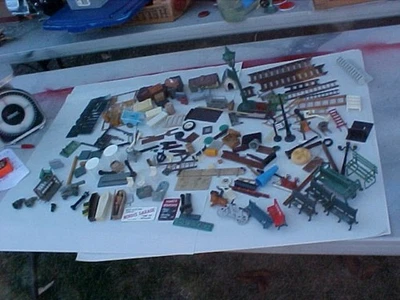 PARTS  - USED/WEATHERED  G Scale STUFF LOT - Image 1 of 4