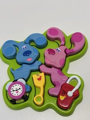 1999 Tyco Blues Clues Plastic Green Tray Puzzle-Magenta Tickety Shovel & Pail - Image 1 of 3