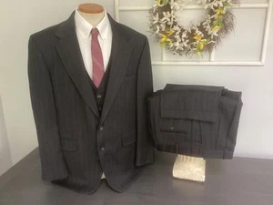 OSCAR DELA RENTA 2 BTN ALL WOOL 3 pc SUIT 46R 34X28 CHAR GRAY STRIPED - Picture 1 of 8