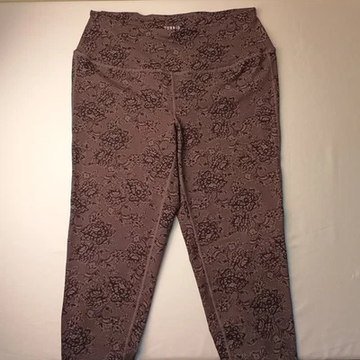 Torrid 3/4 Length Leggings Size 1X Mid Rise Black Grey Floral Lace Print - Image 1 of 4