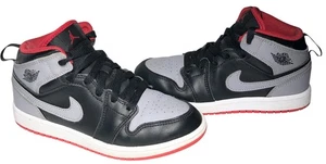 Nike Air Jordan 1 Mid Bred Sombra Gris Negro Rojo DQ8424-006 Zapatos Juveniles Talla 2Y - Imagen 1 de 13