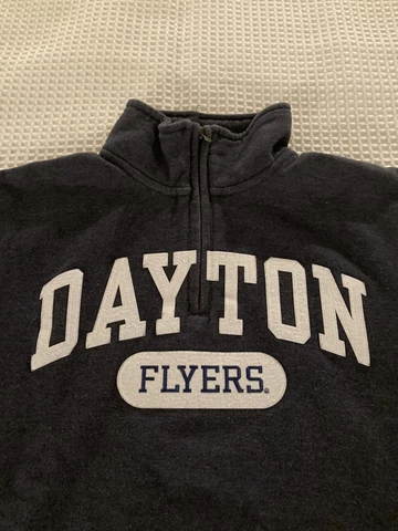 Vtg. University of Dayton Flyers zip neck sweatshirt (S+) by Blue 84 Pre-owned Cover