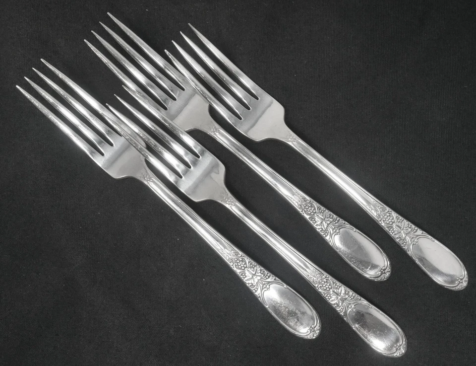Wm. Rogers Silverplated Burgundy/Champagne Salad Fork set of 4. 7 5/8" Long - Изображение 1 из 1