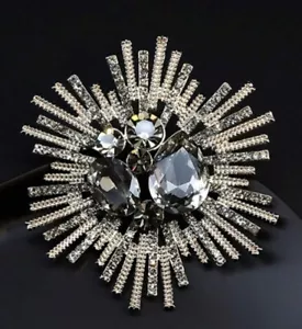 NEW VINTAGE INSPIRED GOLD PLATED BLACK GREY GOLD CRYSTAL BROOCH WEDDING WORK AU - Picture 1 of 5