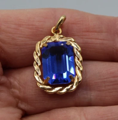 Ancien Pendentif en Plaqué Or Jaune Orné d'un Verre Taillé Bleu - Photo 1/4