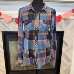 Daytrip Plaid Button Down Small - Picture 1 of 3