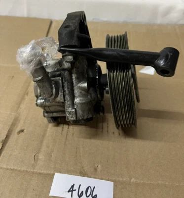 Volvo XC70 2008-10 bomba de dirección asistida con polea sin dirección eléctrica OEM Foto 1 de 4