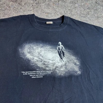 Camiseta De Colección Albert Einstein On Bicycle Universe Quote Brilla en la Oscuridad XXL Foto 1 de 4