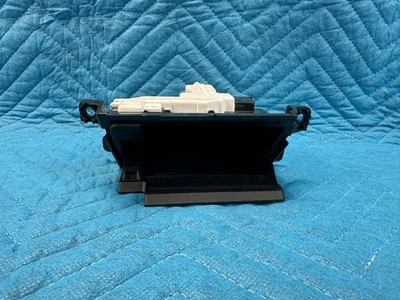 Caja porta monedas tablero Lexus LS500 LS500h negra: LD22 2018-2025 OEM Foto 1 de 4