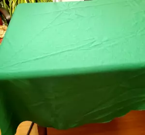 Tableloth Oval Solid Green Polyester 82" x 61" Vintage Decor St. Patrick Flaws - Picture 1 of 7