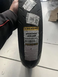 PNEUMATICO SUPERSPORT DUNLOP SPORTMAX GPR 300 FRONT 110 80 R 18 58 W - Foto 1 di 5
