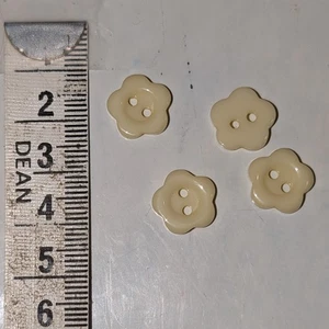 4 14mm Lemon Yellow Flower Shaped 2 Hole Plastic Buttons - Picture 1 of 2