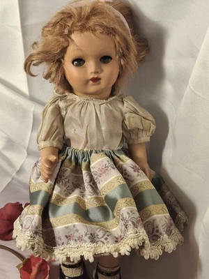 Bambola Anni '40  primi Anni 50,in Composito H36cm - Immagine 1 di 4