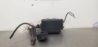 01 FORD F250 SUPER DUTY ENGINE FUSE BOX 7.3L - Image 1 of 4