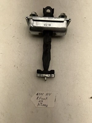 Nissan NV 1500 2012-2016 puerta delantera derecha tapón de control OEM. Foto 1 de 4