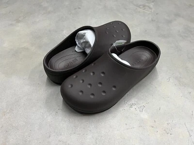 Sandalias clásicas silenciosas Crocs para hombre espresso 209968-206 - nuevas Foto 1 de 4