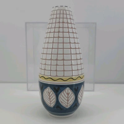 MCM Elle Keramikk Vase 8" Scandinavian Boho Pottery Etched Hand-Painted Leaf - Image 1 of 4
