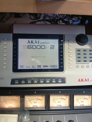 Akai Professional S6000 V2 con Usb - Immagine 1 di 4