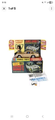 Corgi Re-Issue James Bond 007 Gold Aston Martin DB5 261 Exclusive Club Issue - Image 1 of 4