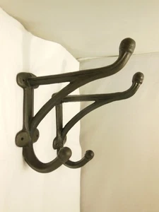 VTG PAIR LARGE CAST IRON BRACKETS DOUBLE HOOKS HORSE TACK FARM BARN WALL HANGERS - Picture 1 of 8