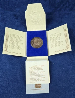 1776 Continental Currency Dollar Coin Fugio copy plus commemorative sleeve case - Image 1 of 4