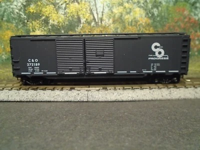 MICRO-TRAINS N SCALE #78070 50' AUTO BOX CAR DBL SIDE DR w/END DOOR C&O #272189 - Image 1 of 3