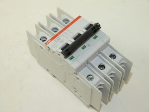 ABB SU203M-k35 3 Pole Circuit Breaker NEW - Picture 1 of 4
