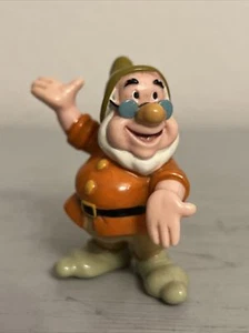 DISNEY SNOW WHITE &SEVEN DEWARFS-CHARACTER DOC 2.5” ACTION FIGURE TOY  - Picture 1 of 11