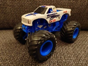 Monster Jam 1:64 Razin Kane Blue Rims and Chassis Spinmaster - Picture 1 of 9