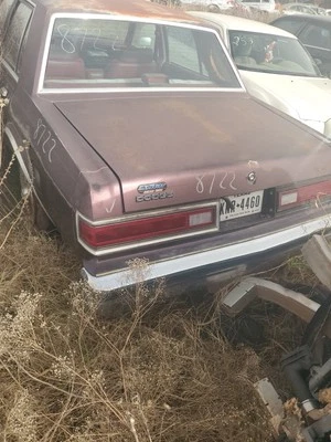 Dodge Diplomat 1987 tracción trasera parachoques Foto 1 de 4