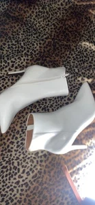 Rouge Helium Eva Pointed Toes Ankle Heels Side Zip Booties White Size 7 M - Picture 1 of 5