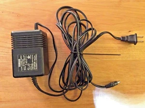 YAMAHA AC/DC Power Supply Genuine 525AV4309 14v 800ma Keyboard & Drum Black - Picture 1 of 4