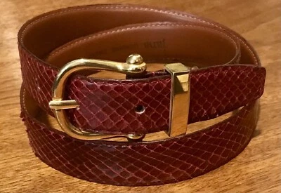 Cinto de couro genuíno JANA vermelho pele de cobra com fivela de latão - Tamanho S 1”x32,5” excelente estado usado - Imagem 1 de 4