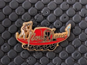  pins pin BADGE NOUS DEUX GONDOLE VENISE  ARTHUS BERTRAND  VERSION DORE - Imagen 1 de 1